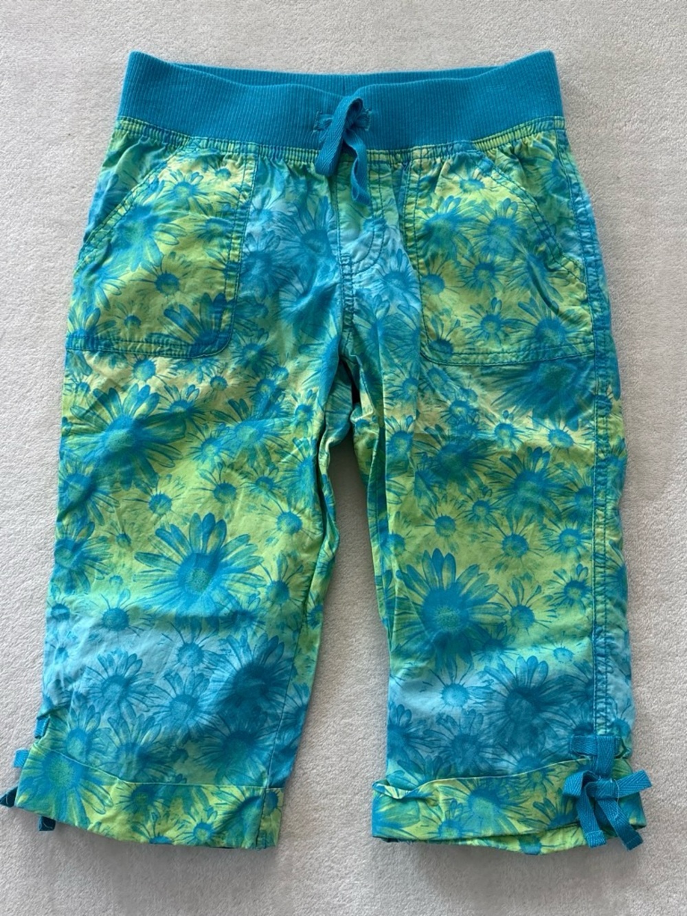 Y2K Girls SO Blue Green Floral Cargo Capris Size 8